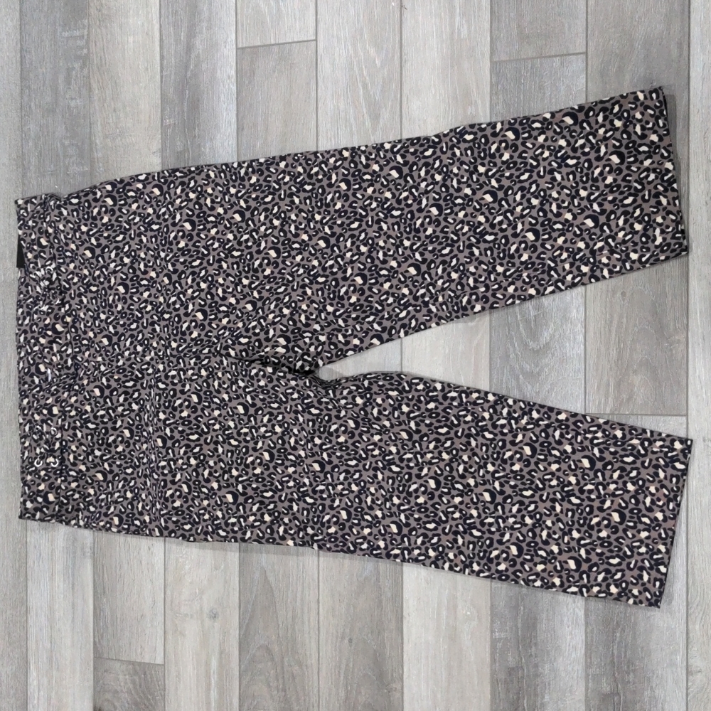 Rafaella Navy Leopard Print Capris 14
